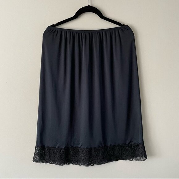 𝅺VINTAGE Black Lace-Trim Slip Skirt Midi Women's S - Picture 2 of 6